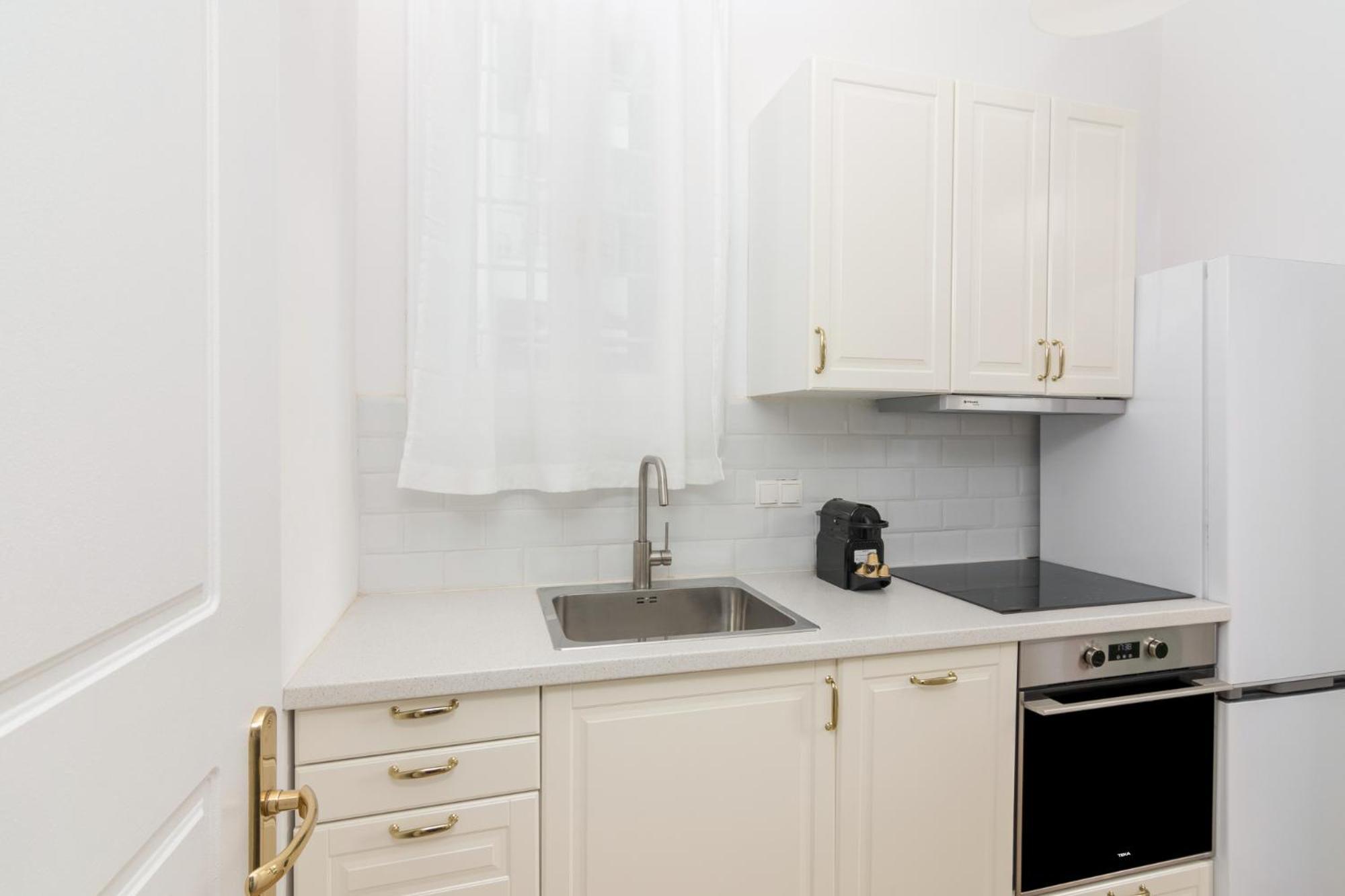 Great House W/ Private Parking Apartment Athens Luaran gambar
