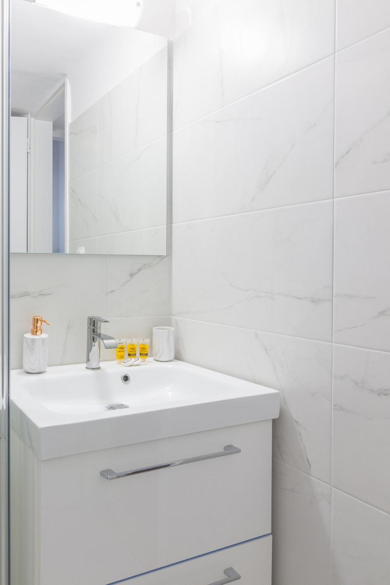 Great House W/ Private Parking Apartment Athens Luaran gambar