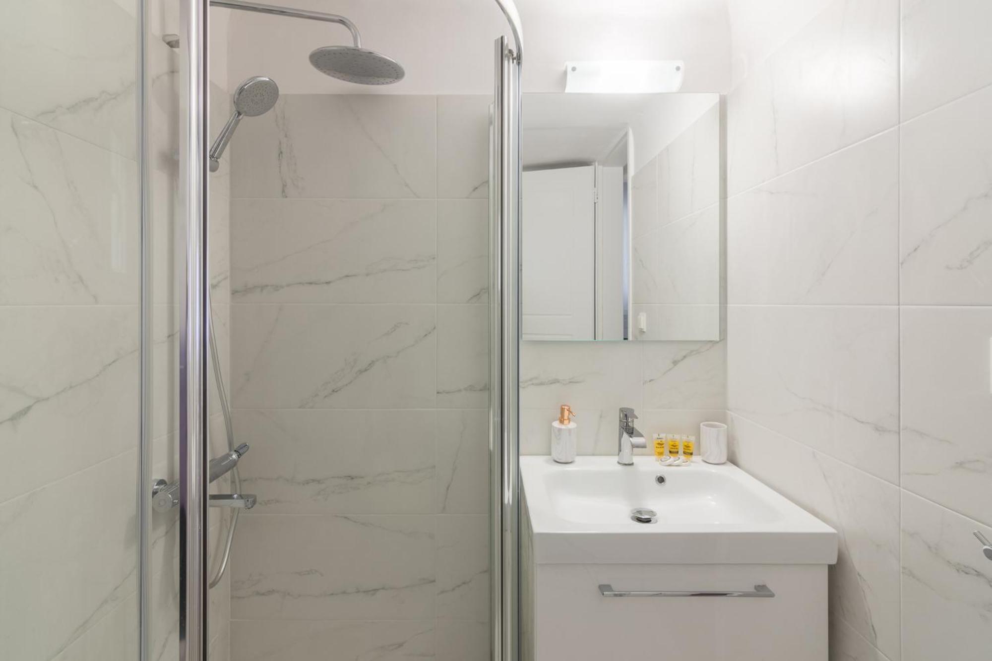 Great House W/ Private Parking Apartment Athens Luaran gambar